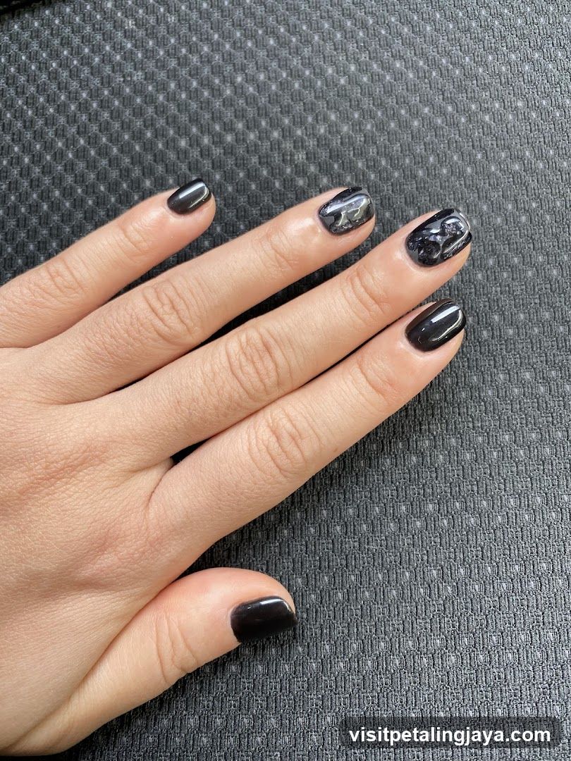Black Nail Art Design