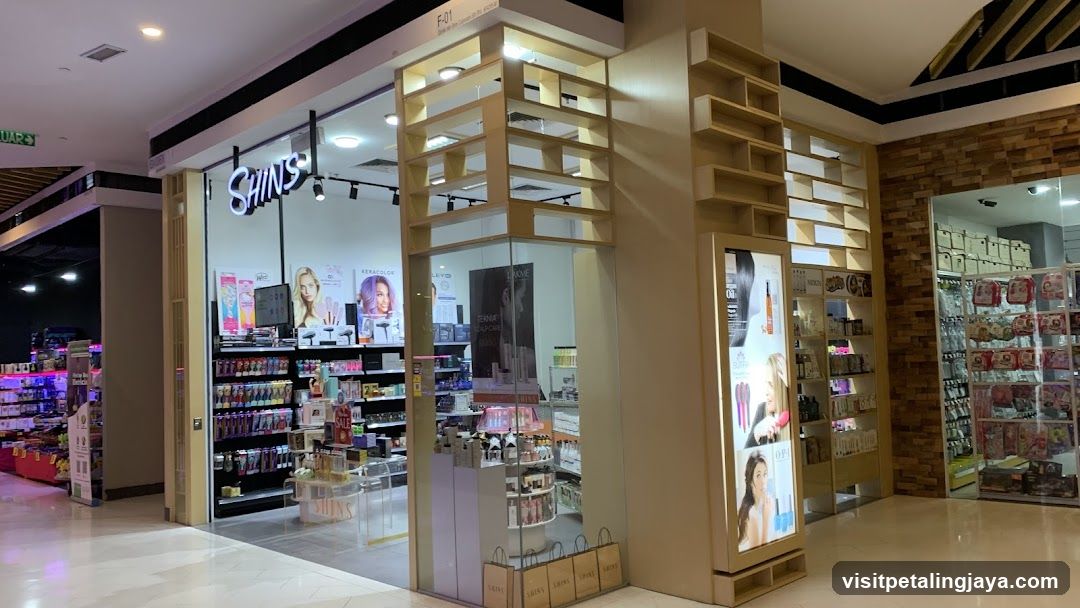 SHINS Atria Shopping Gallery