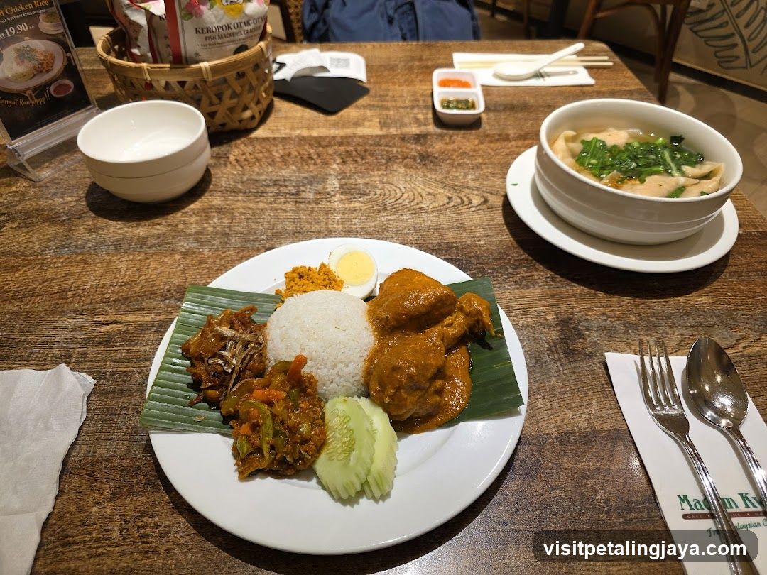 Larb and Curry Rice Meal