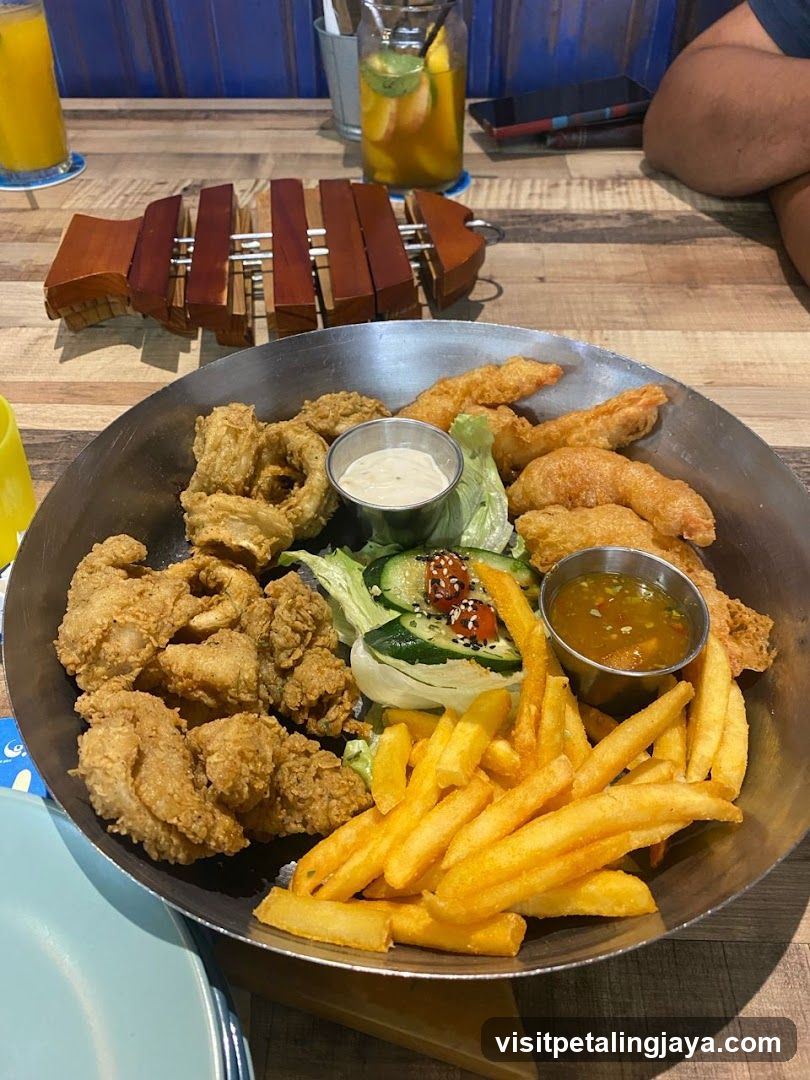 Fried Chicken Platter with Fries and Dips