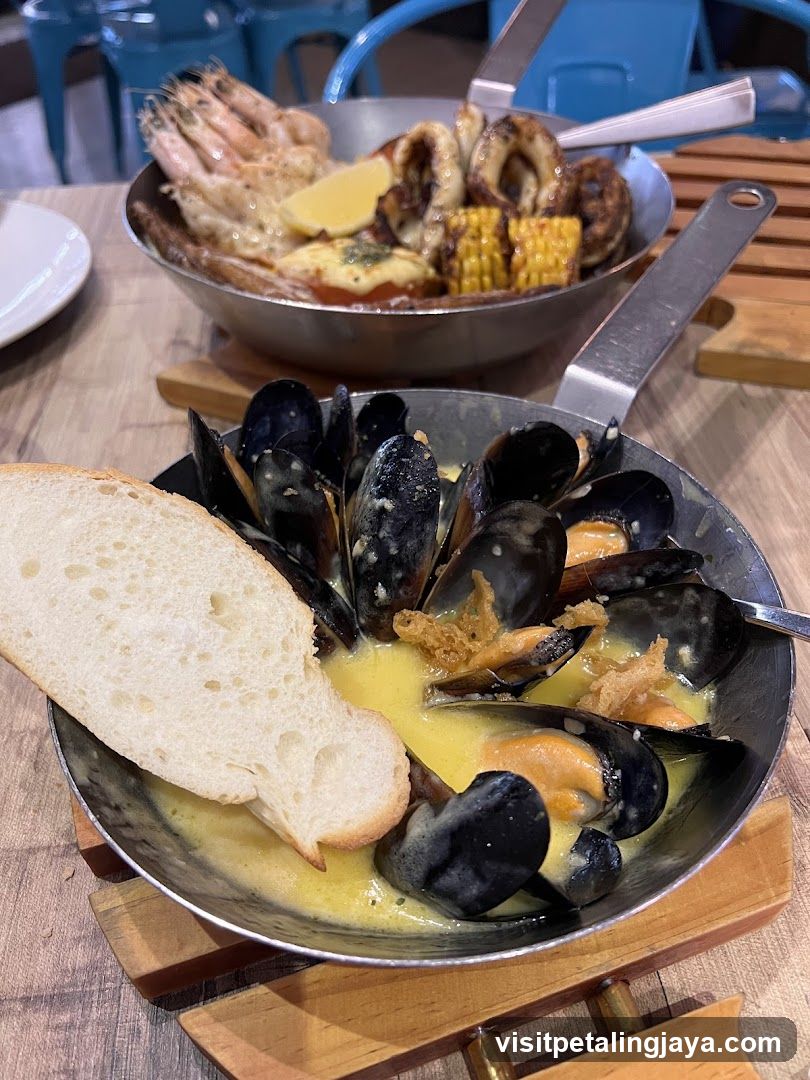 Seafood Dish with Mussels and Shrimp