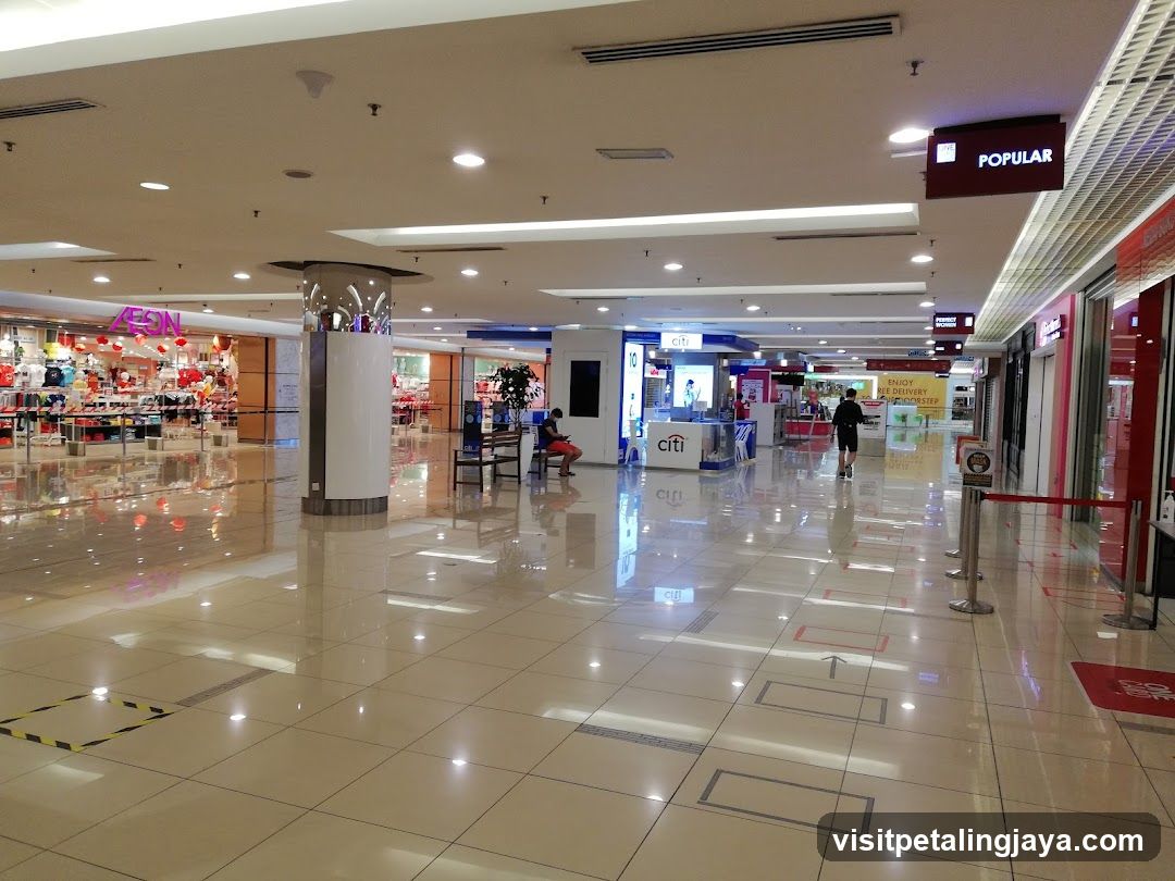POPULAR Bookstore 大众书局