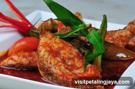 Spicy Fish Dish with Basil and Chili