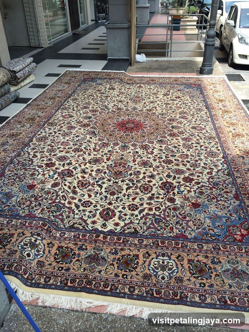 Outdoor Rug Display