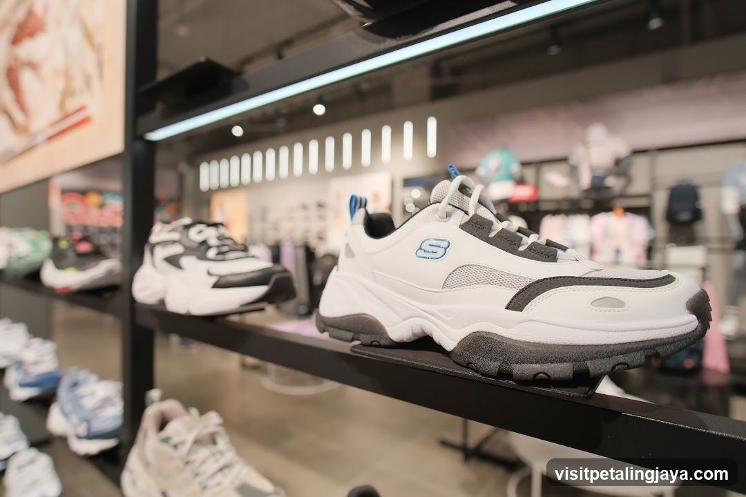 Skechers Sneaker Display