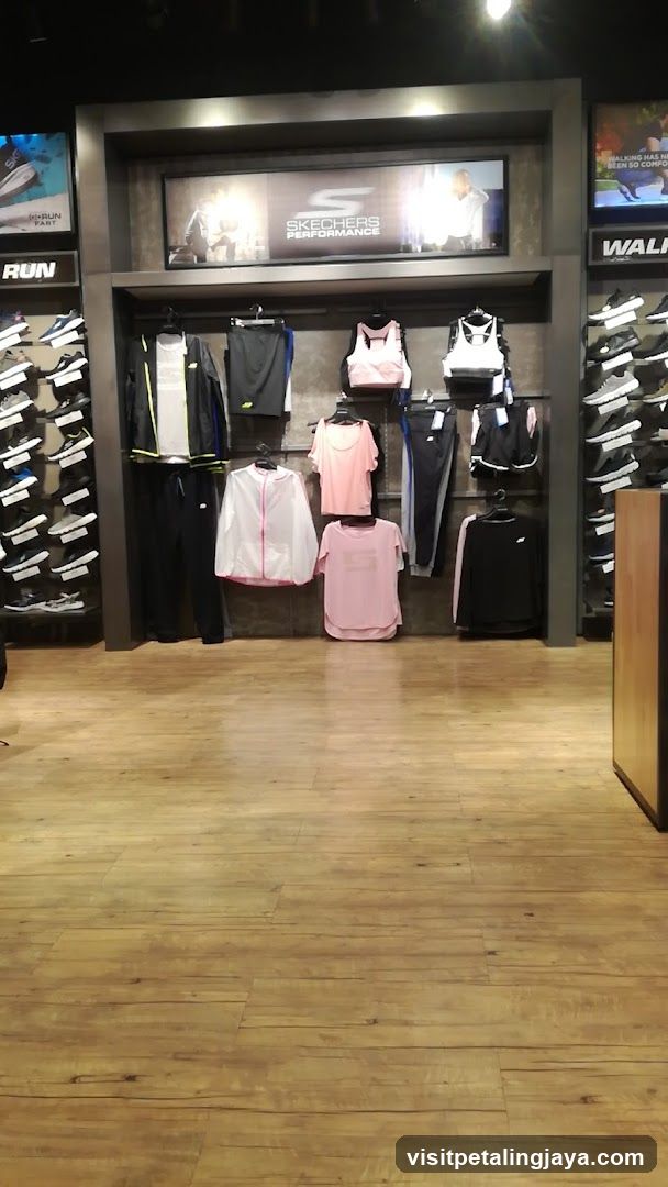 Skechers Store Interior Display
