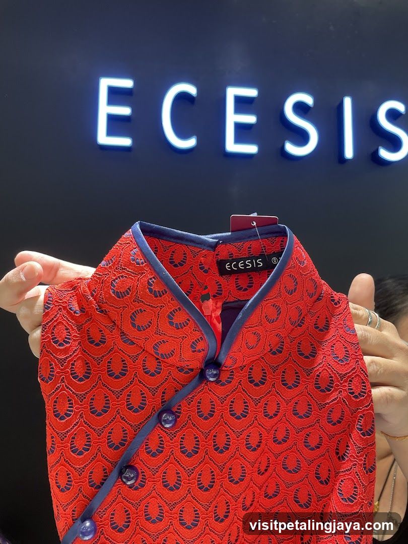 Ecesis Clothing Display