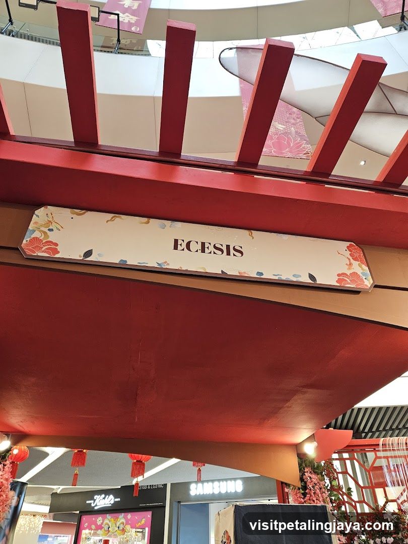 Ecesis Store Entrance