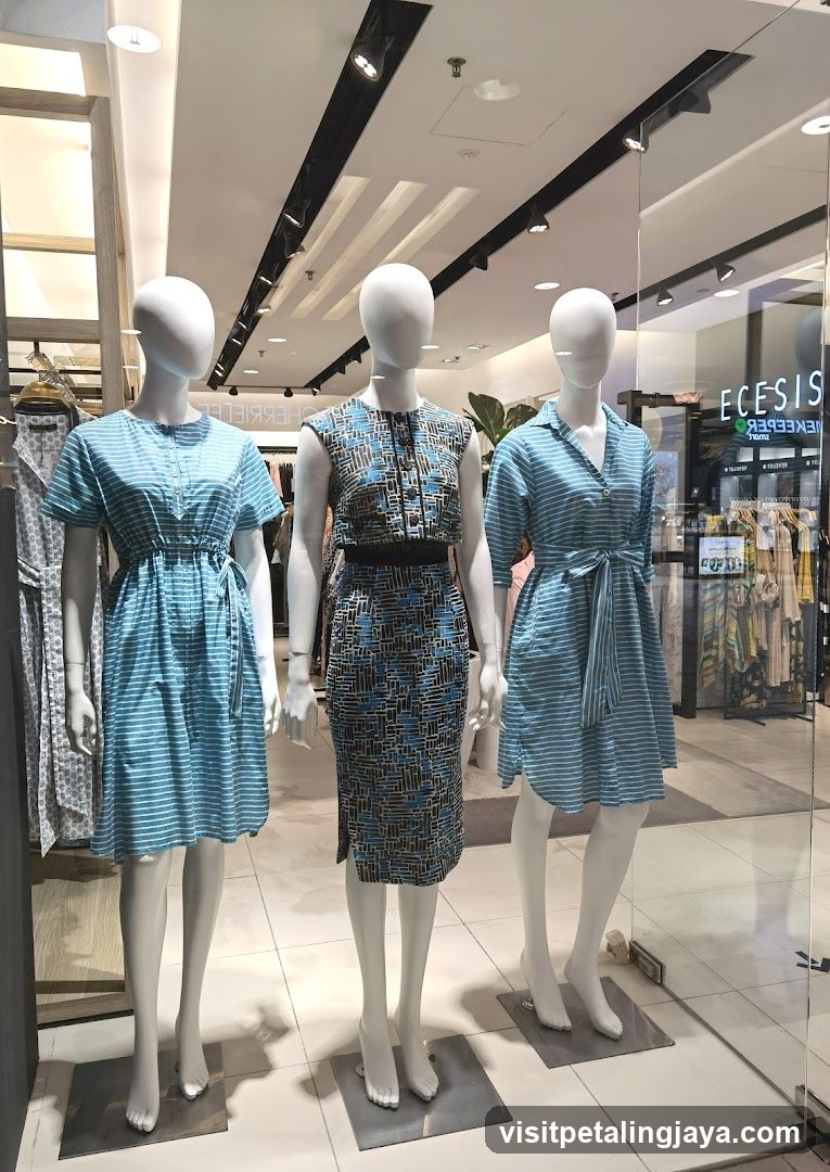 Fashion Store Display