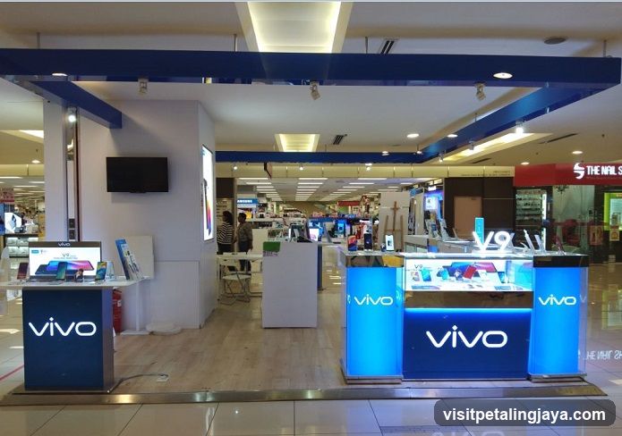 vivo electronics display in mall