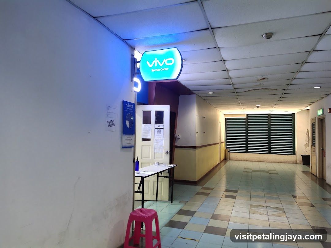 Vivo Service Center Interior