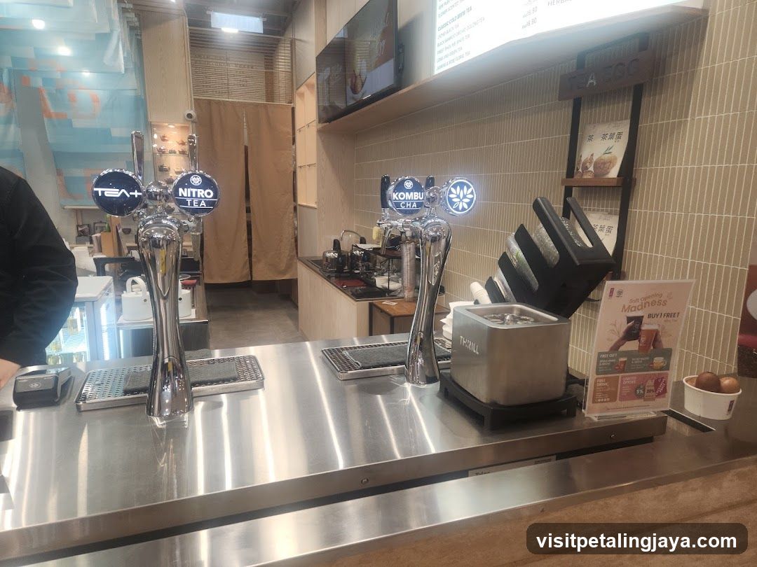 Tea Bar Counter Interior