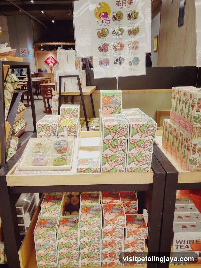 Tea Mooncake Display