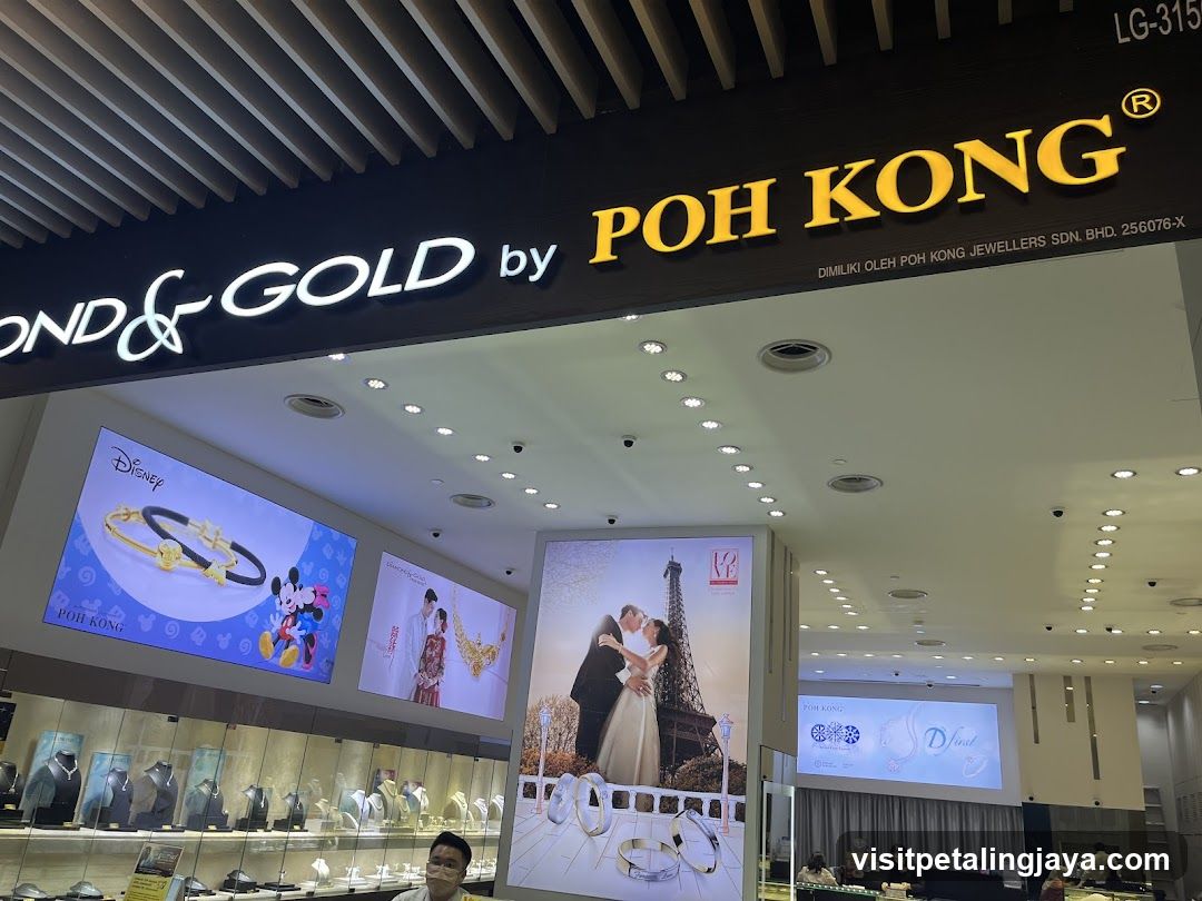 Poh Kong Jewellery Store Interior