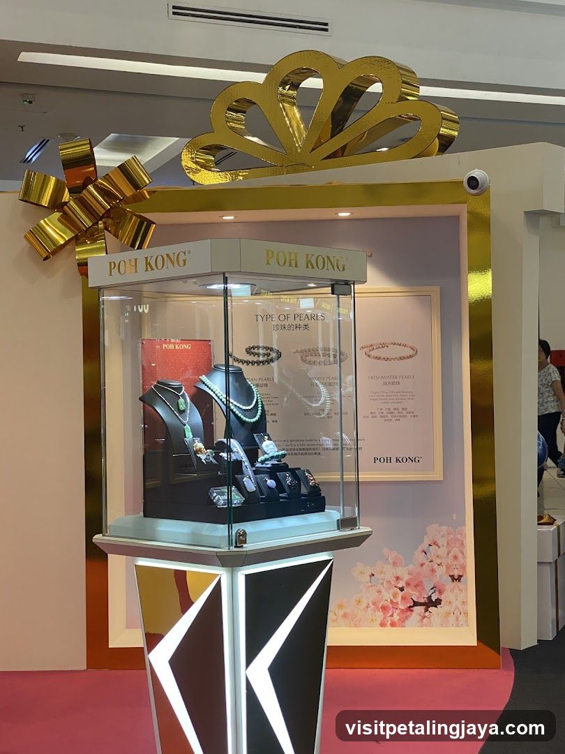 Poh Kong Jewelry Display