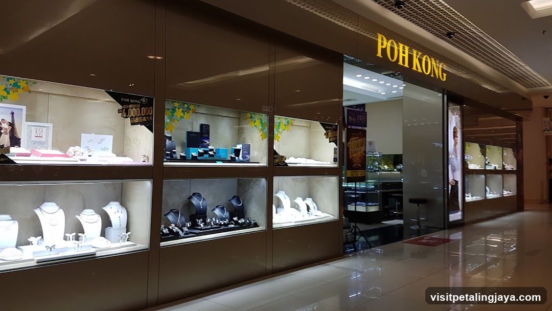 POH KONG Jewelry Store Front