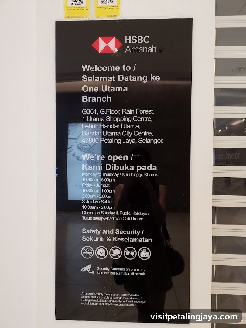 HSBC Amanah One Utama Branch Signage