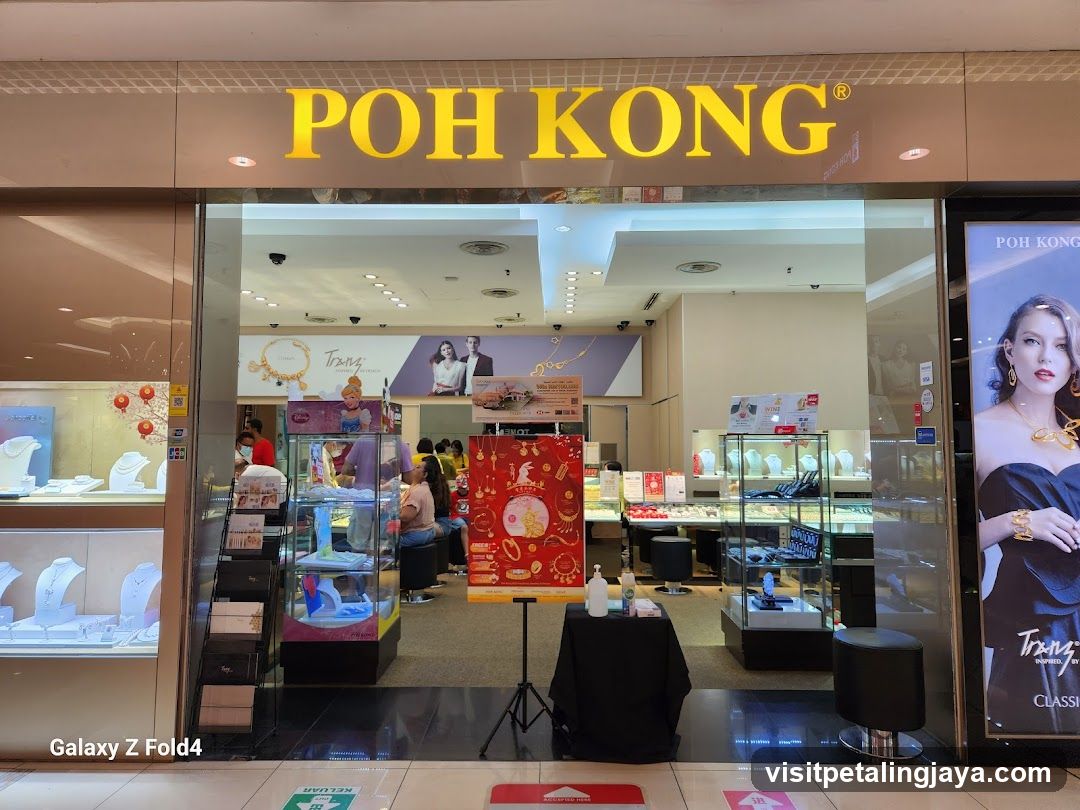 POH KONG Jewelry Store Entrance