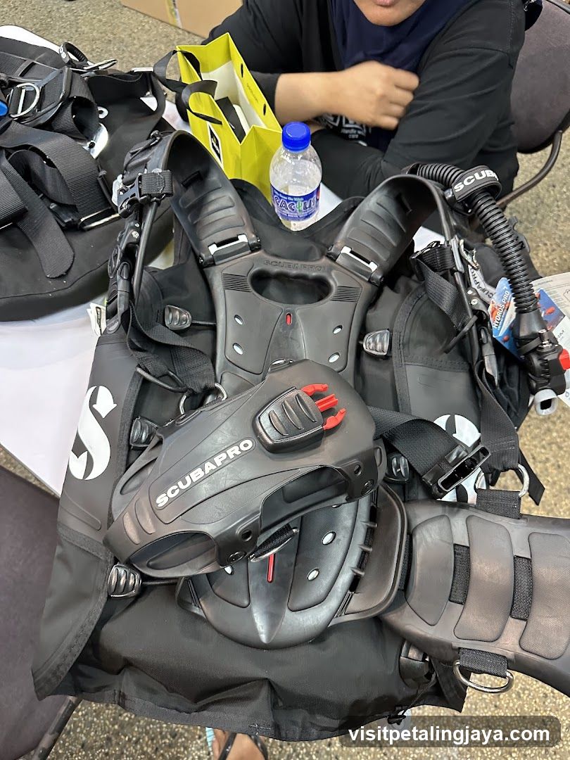 Scuba Gear Display