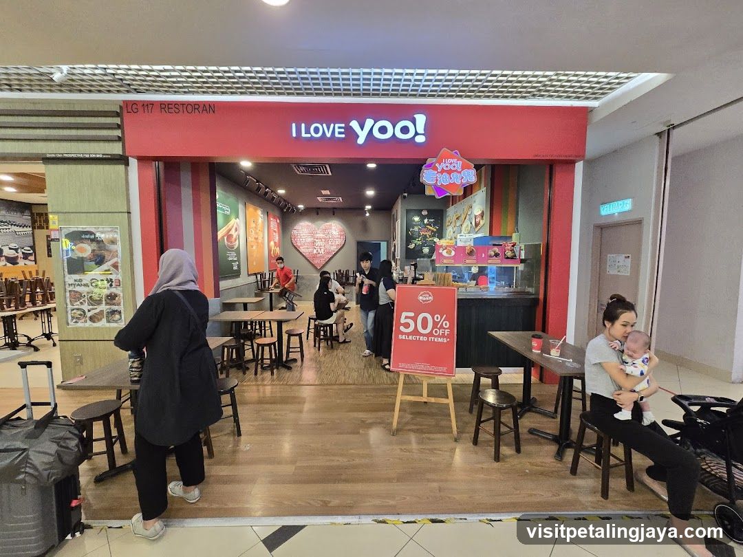 I LOVE YOU! Restaurant Interior