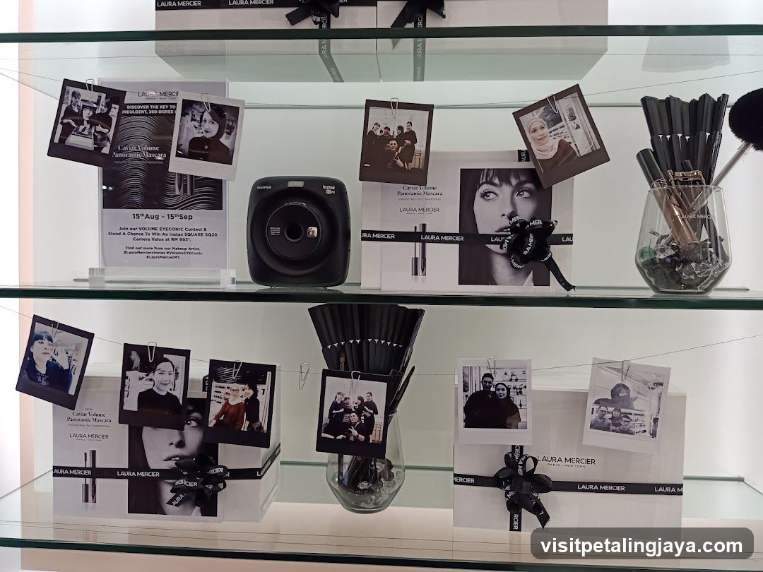 Laura Mercier Display