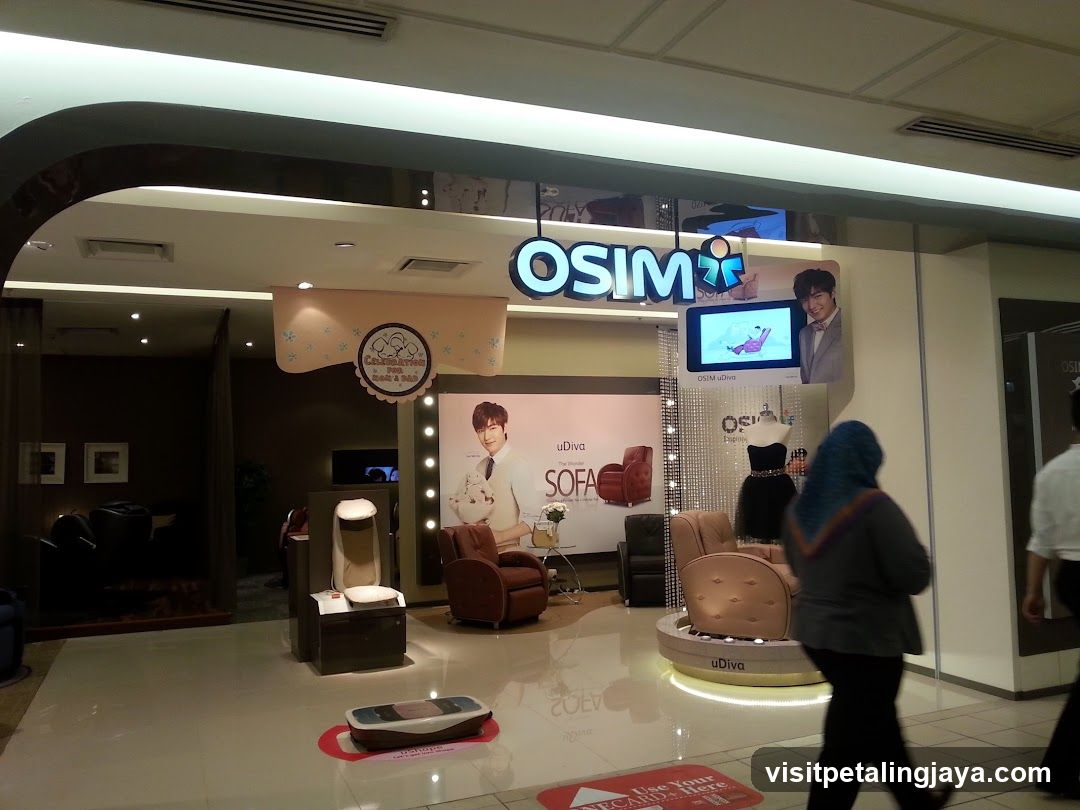 OSIM Store Interior Display