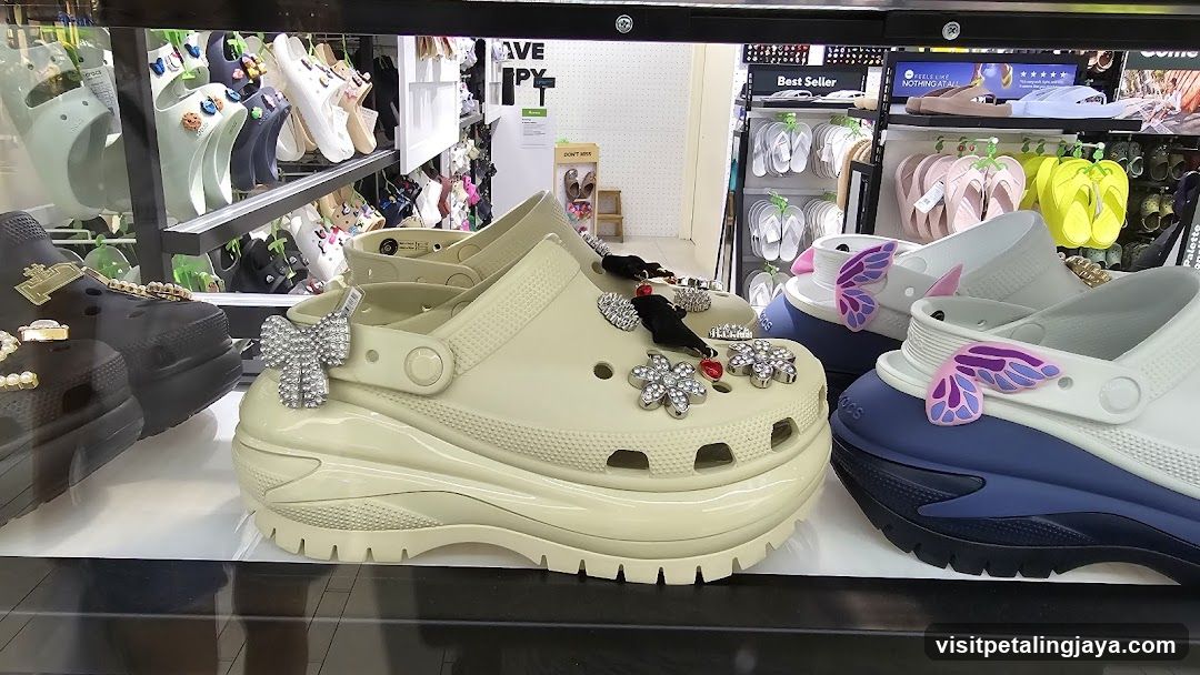 Crocs Display Shelf