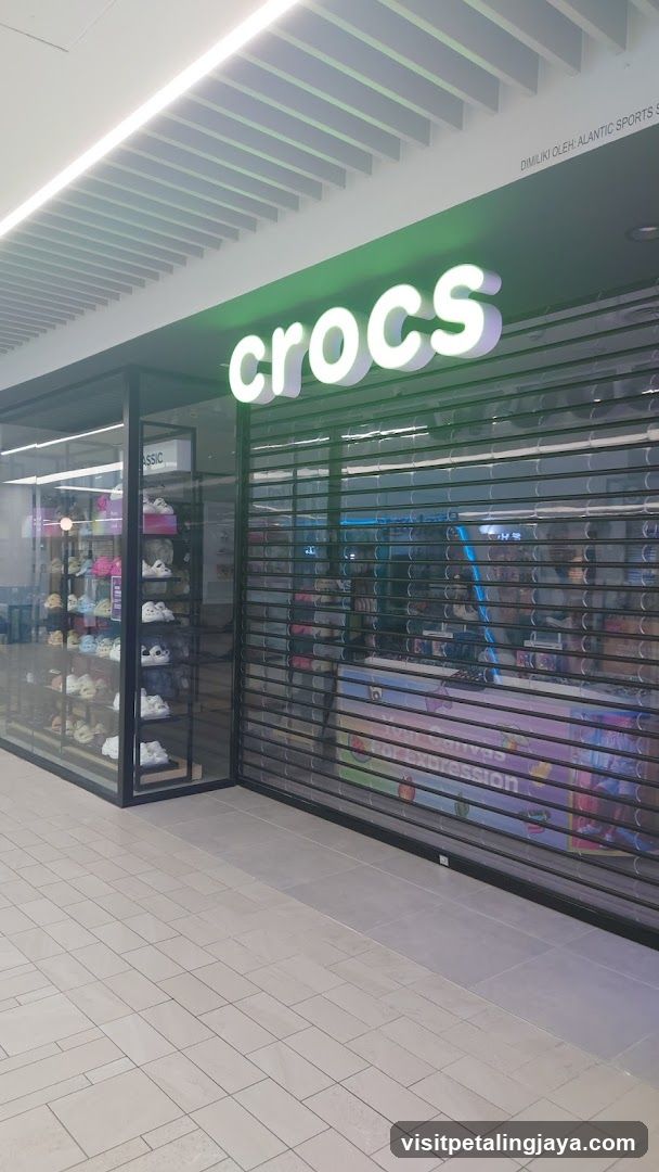 Crocs Store Entrance