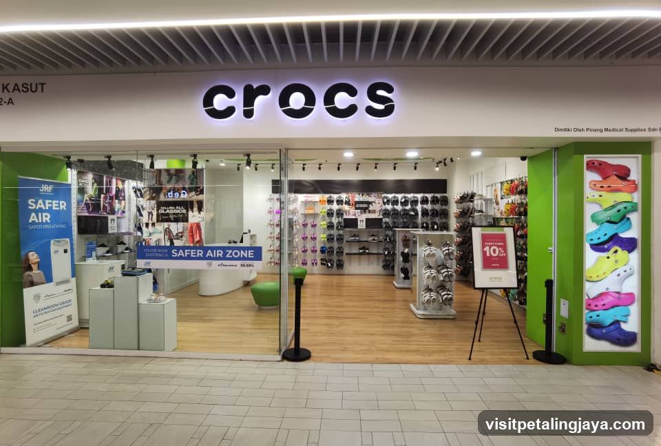 Crocs Store Entrance
