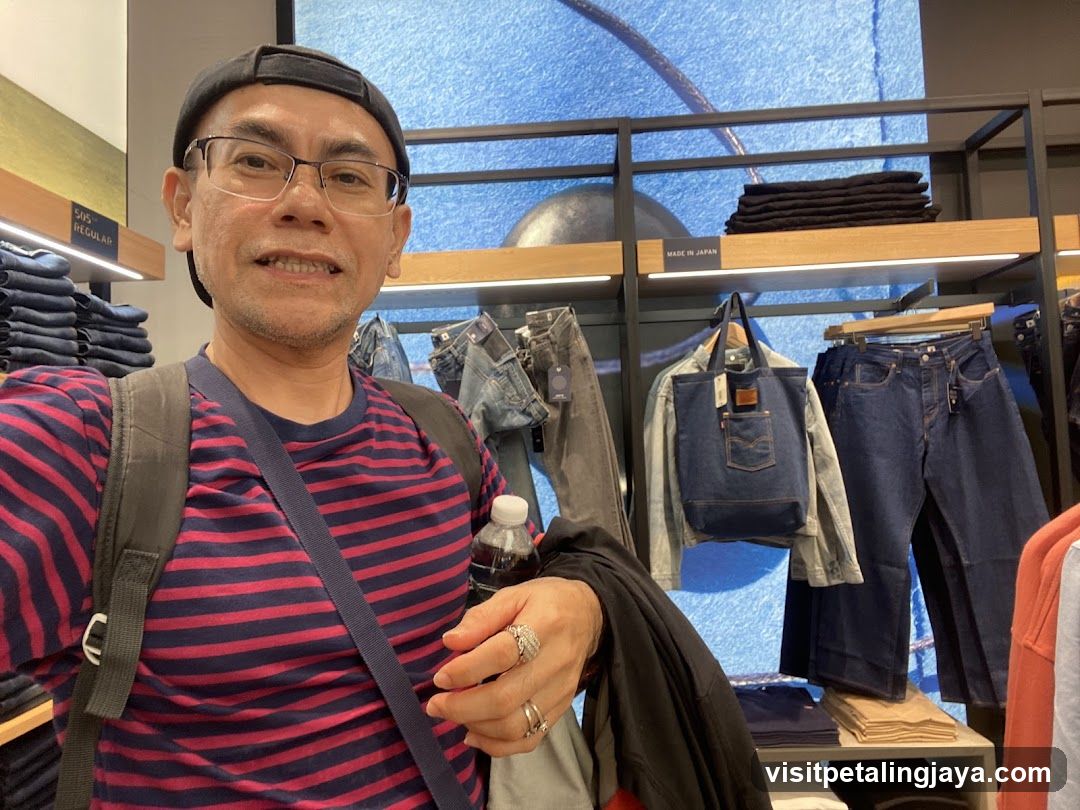 Man in Denim Store