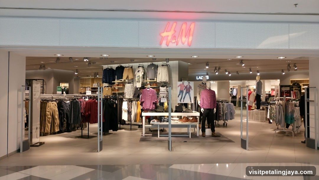 H&M Storefront
