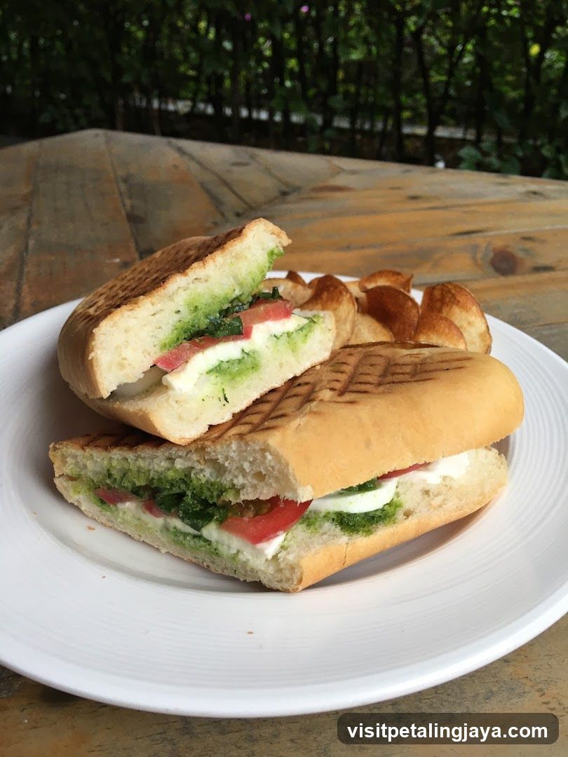 Grilled Sandwich with Avocado and Tomato