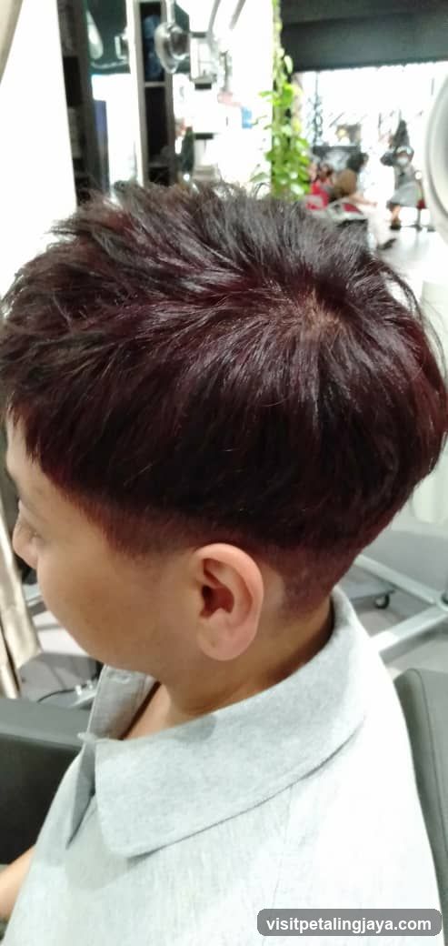 Haircut in salon