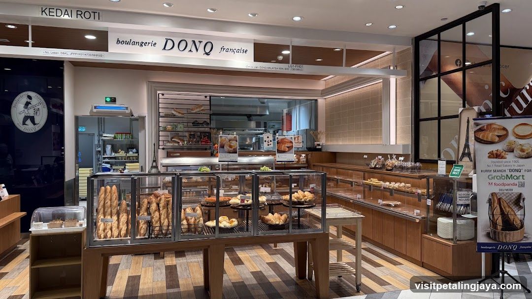 Boulangerie DONQ Interior Display