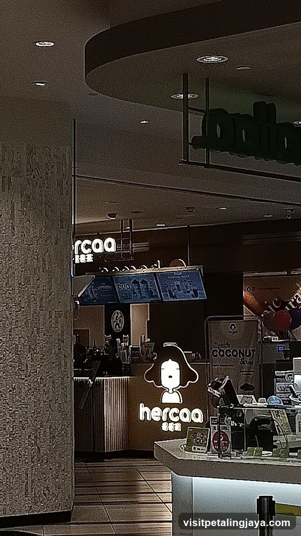 hercaa tea shop interior view