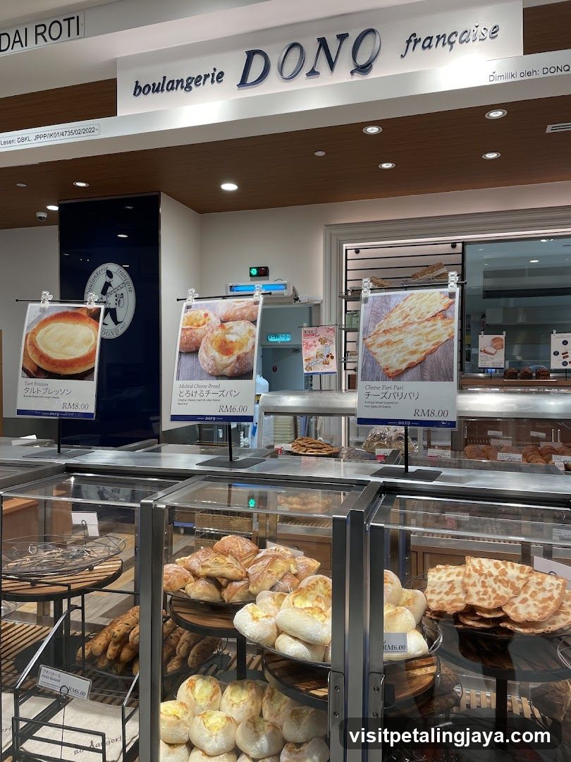 Boulangerie Donq Interior Display