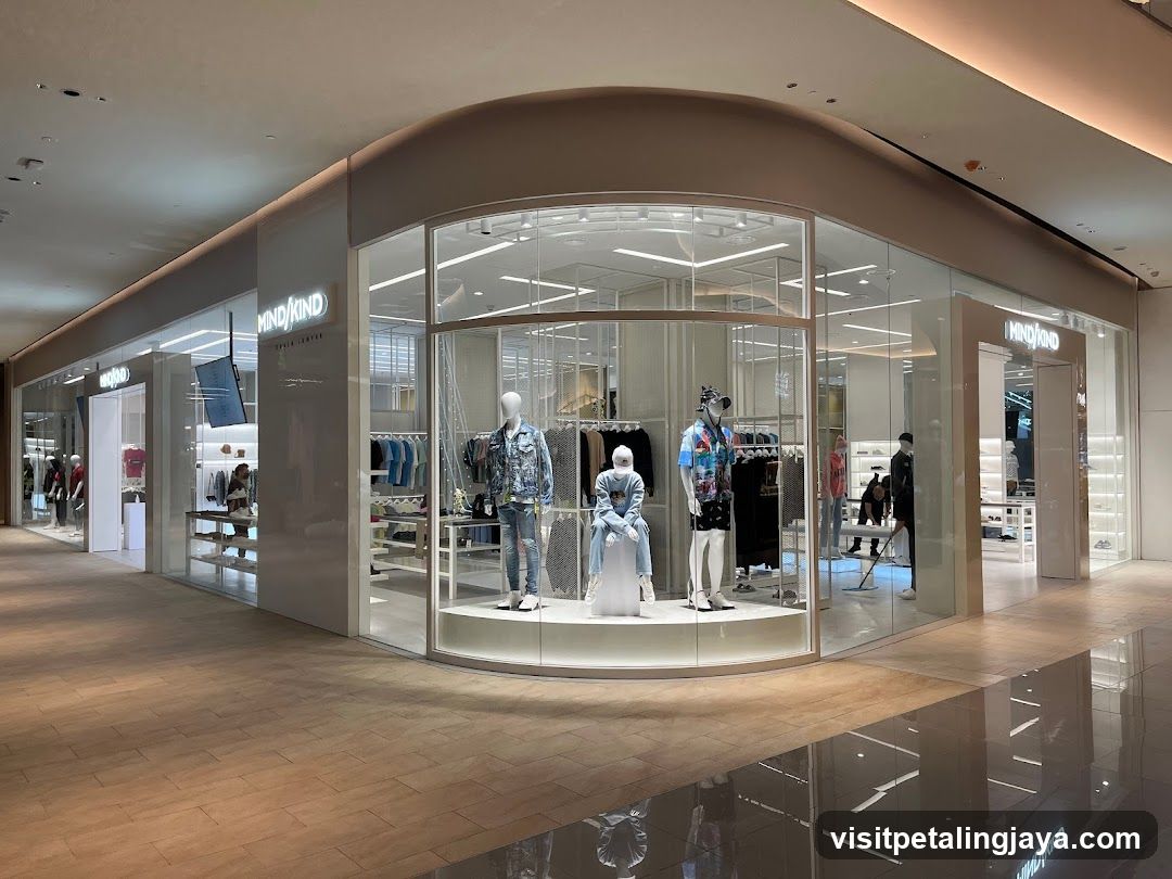 M Store Lab (LaLaport KL)