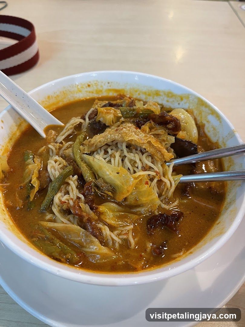 Bowl of Noodle Soup with Vegetables