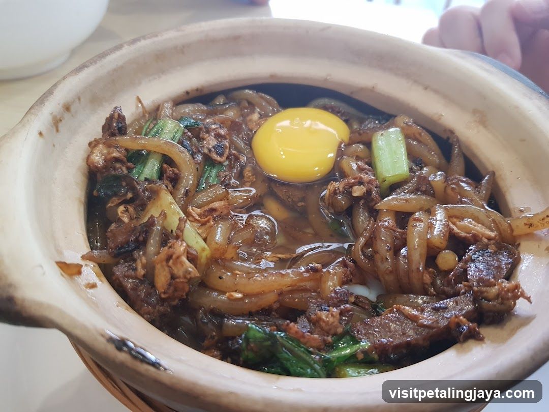 Sizzling Claypot Rice with Egg