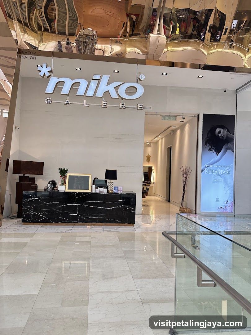Miko Galere Salon Interior