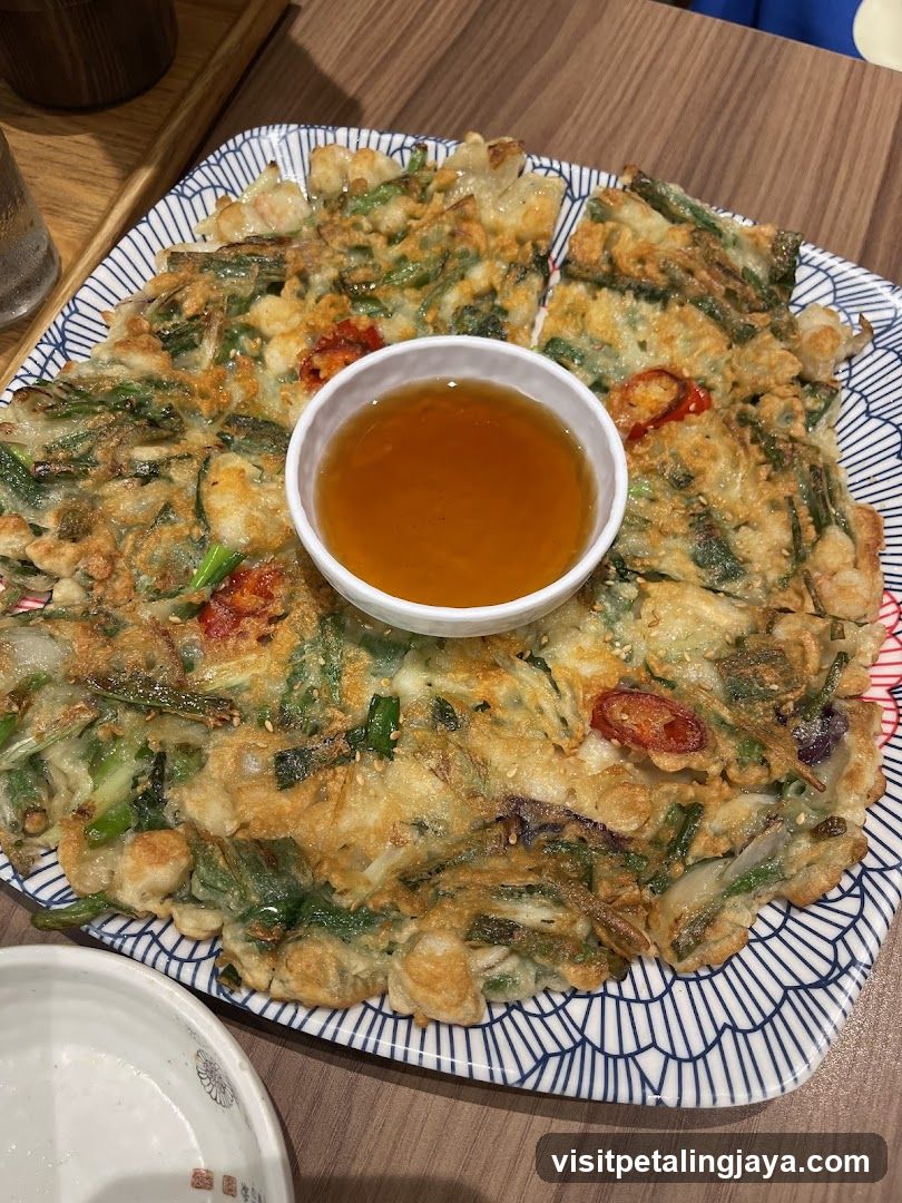 Fried Vegetable Pancake with Dipping Sauce