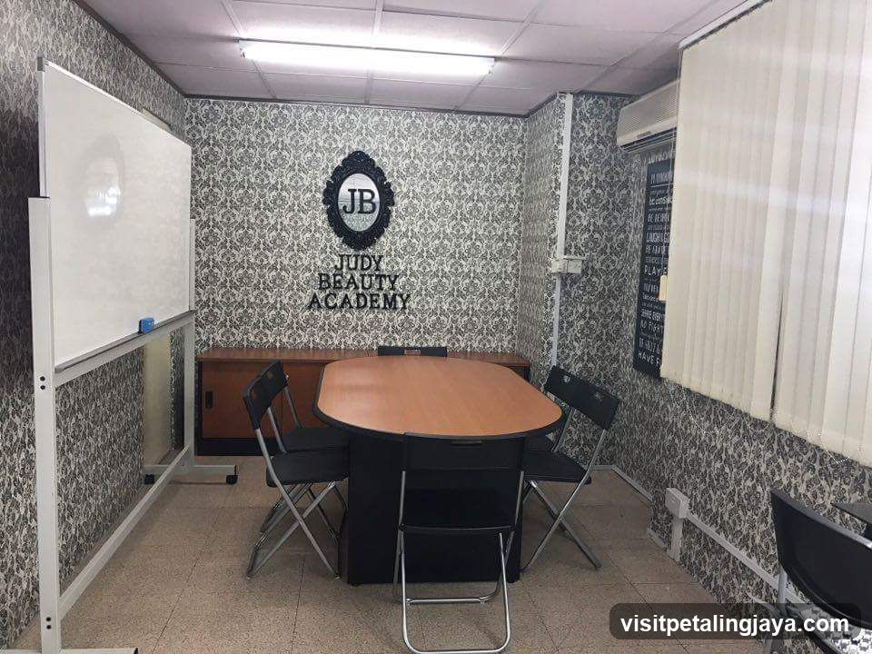 Judy Beauty Academy Interior