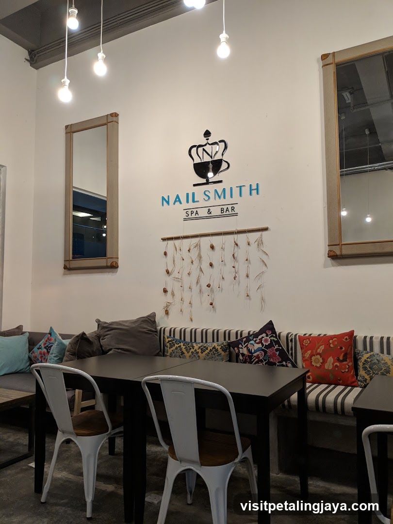 Nailsmith Spa & Bar Interior