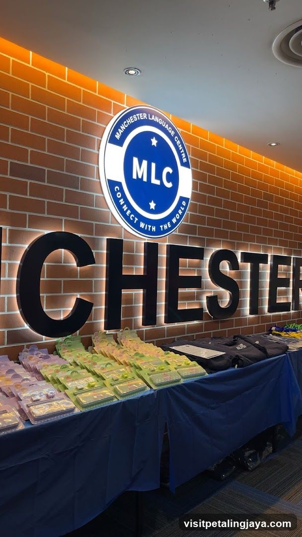 MLC Chester Display Table