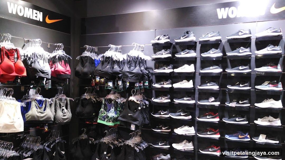 Nike Women's Store Interior