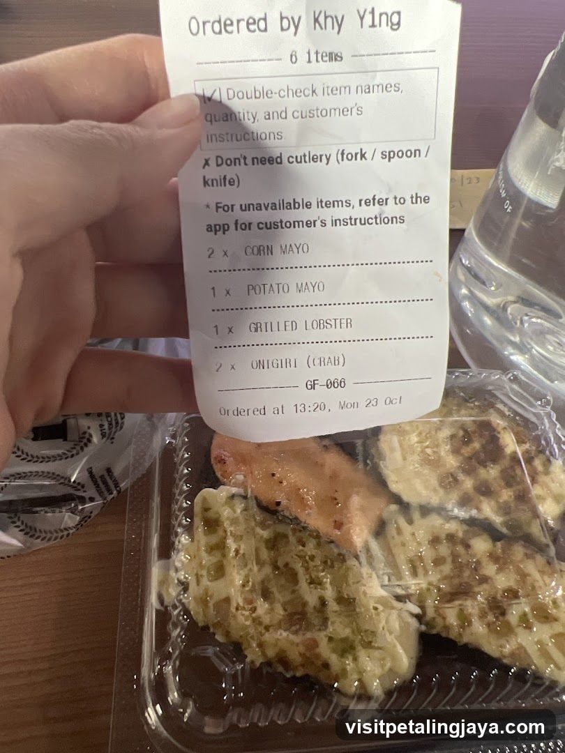 Order receipt and food item