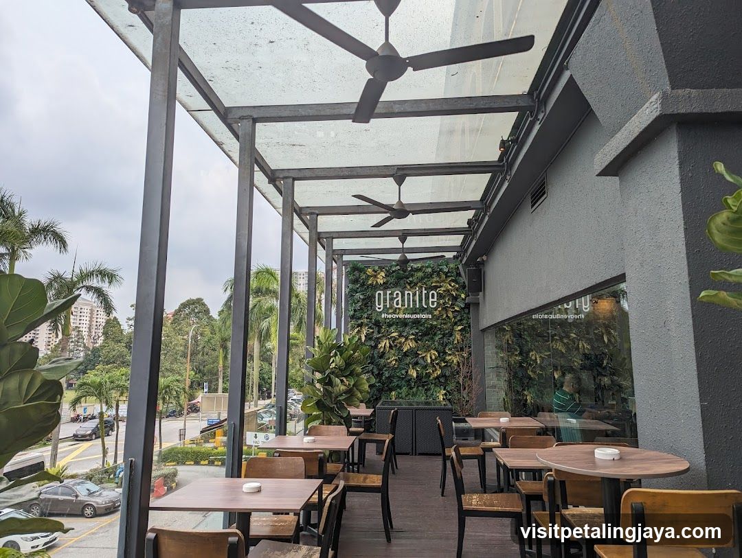 Granite Kitchen & Lounge Bar