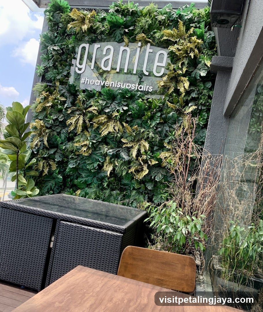 Granite Kitchen & Lounge Bar