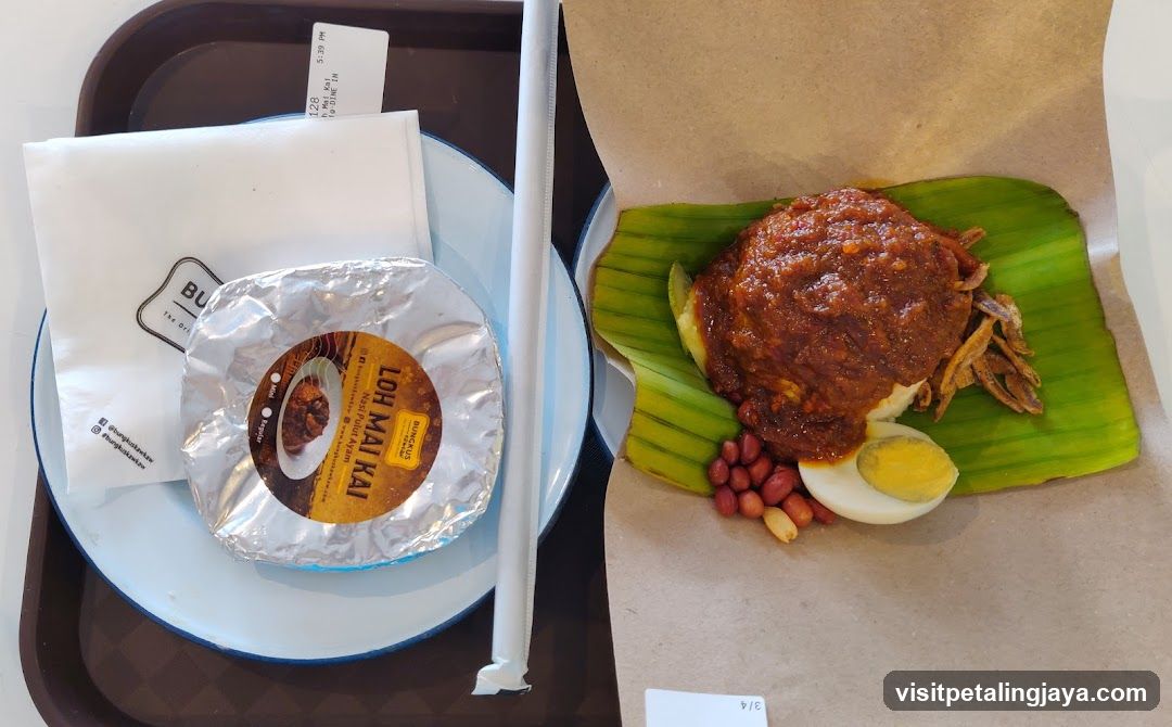 Food Tray with Nasi Lemak and Foiled Meal