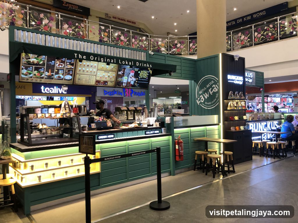 Bun Kua Siang and Tealive kiosk